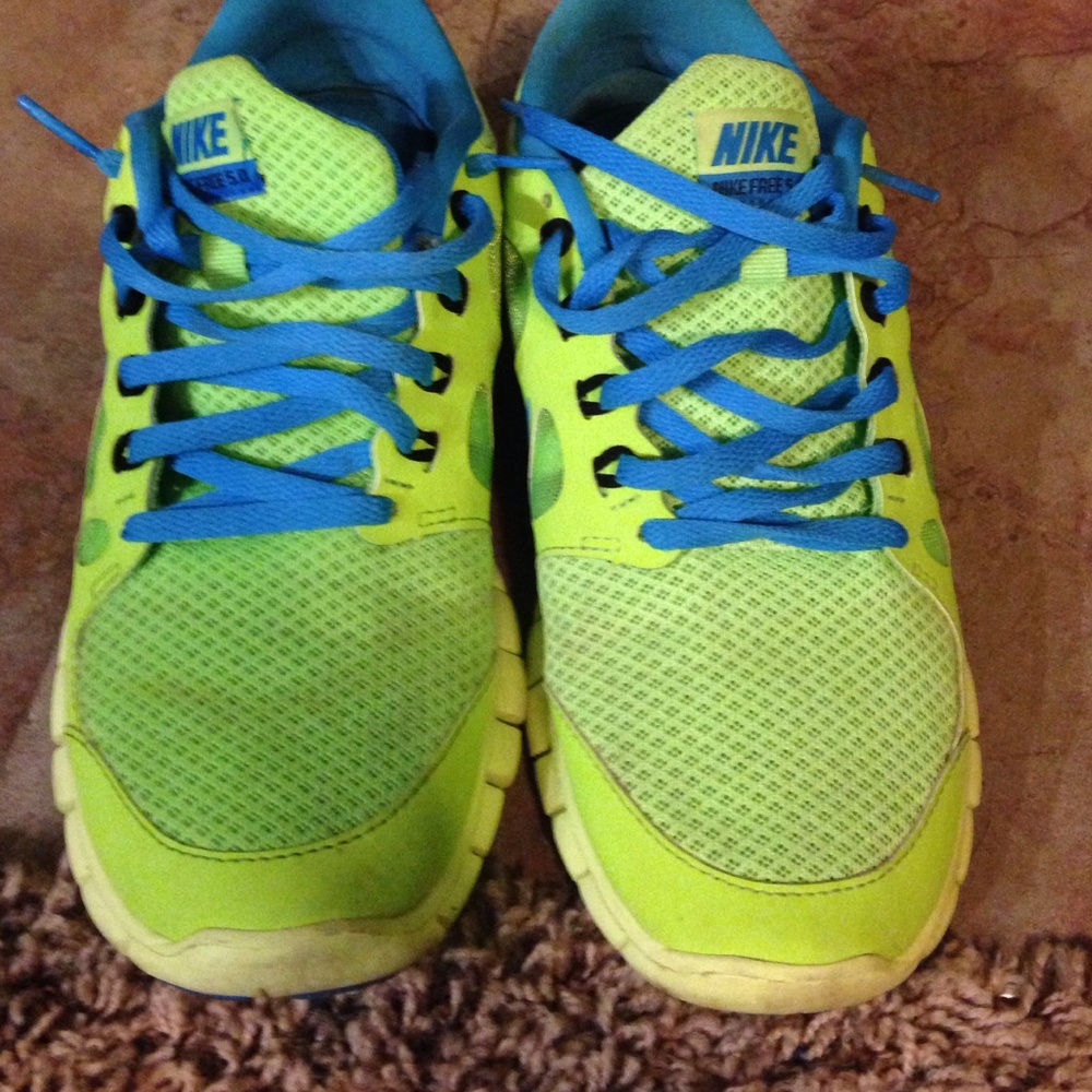 Kids size 5.5 nike frees. Fit a women's size 7